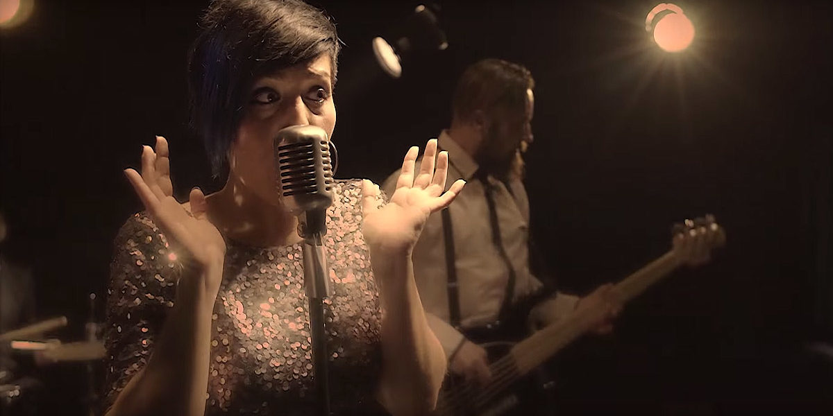 docka-pussel-y-el-video-de-voltage