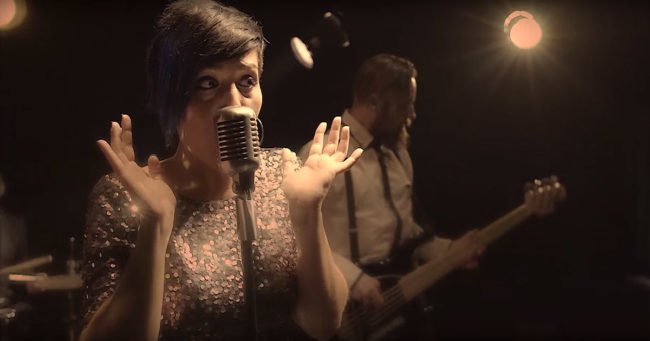 docka-pussel-y-el-video-de-voltage