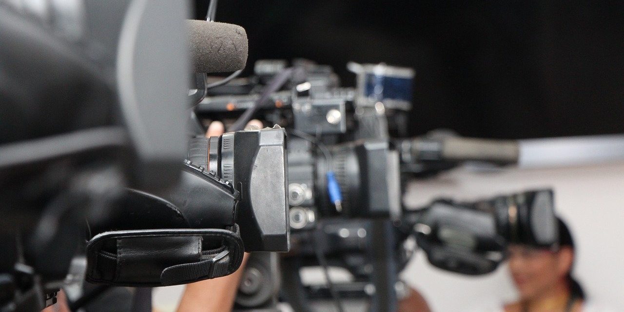 press-899477_1280 Cómo hacer una nota de prensa