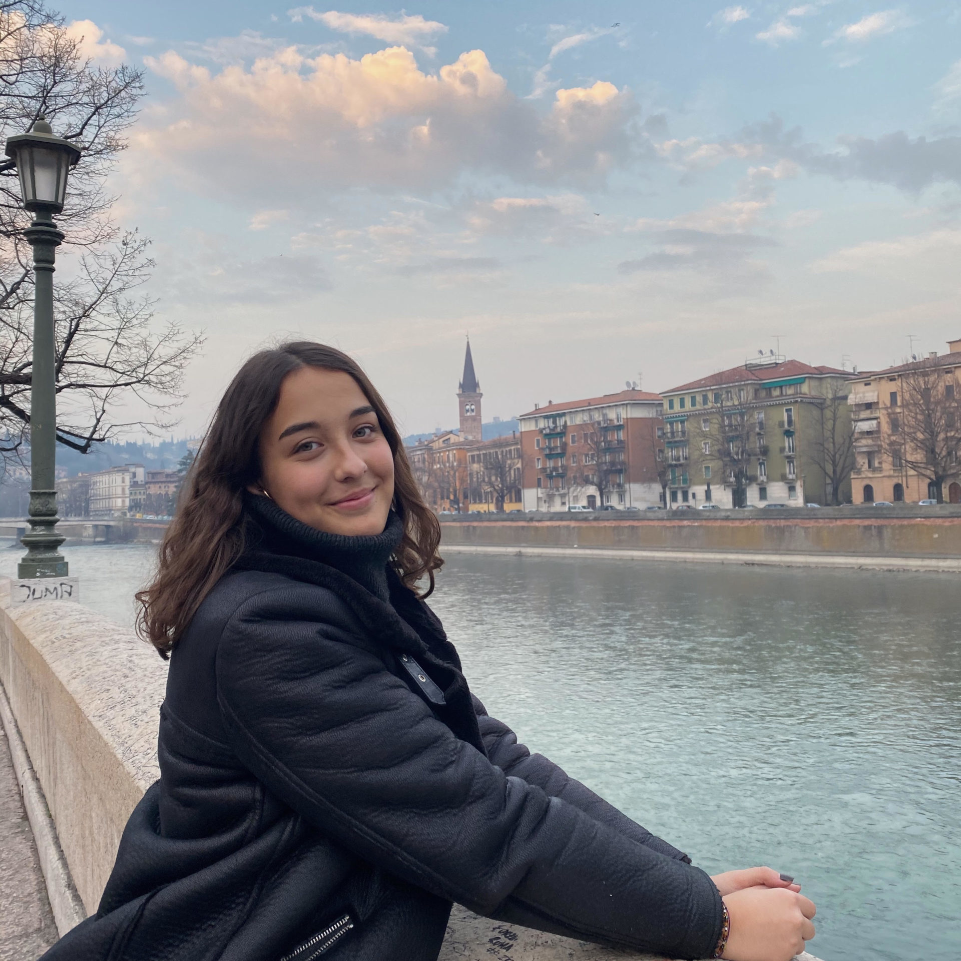 Laura Vélez Estevan Laura Vélez Estevan