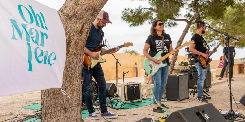 El grupo alicantino Oh! Marlene actuando en el Castillo de Santa Bárbara